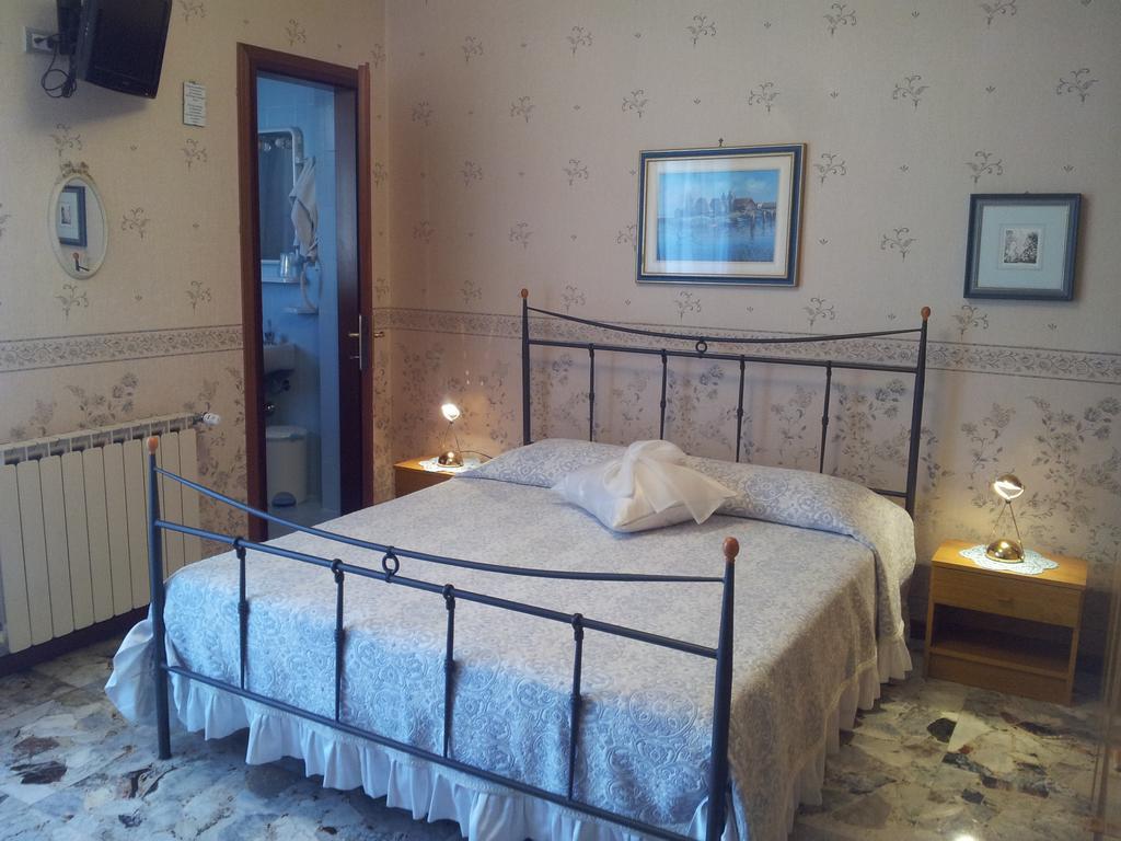 Meuble Al Ponte Hotel Grado Room photo